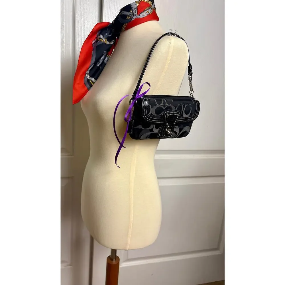 Vintage Y2K Coach Legacy Signature Turnlock Flap Wristlet in Black/Gray Jacquard